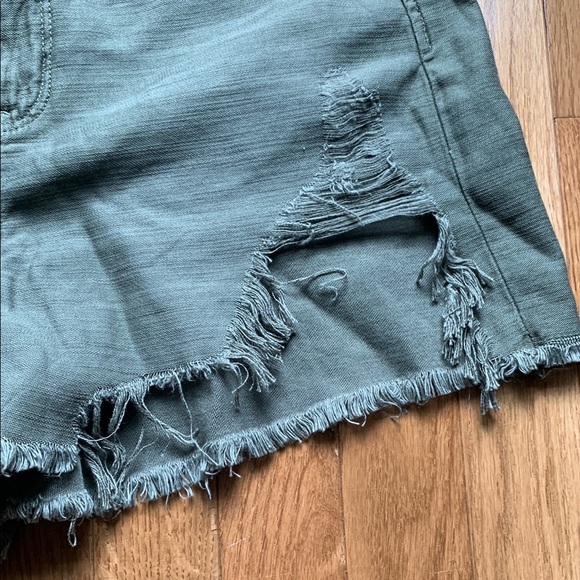 American Eagle, Olive Green Distressed Women Shorts - Picture 10 of 15